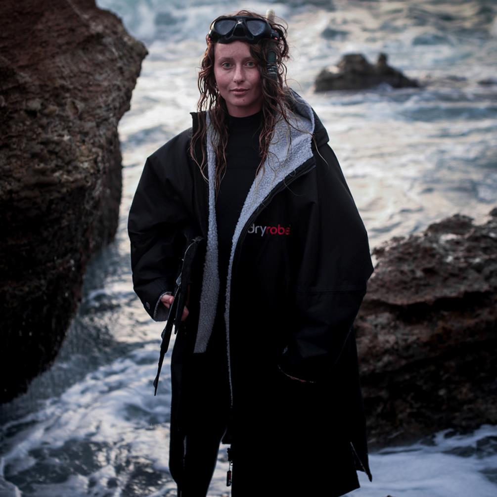 dryrobe Advance Long Sleeve Changing Robe - Black / Grey Extra Image 8